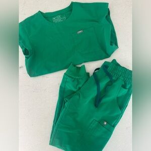 Figs Evergreen Green Scrub Top and Jogger Set